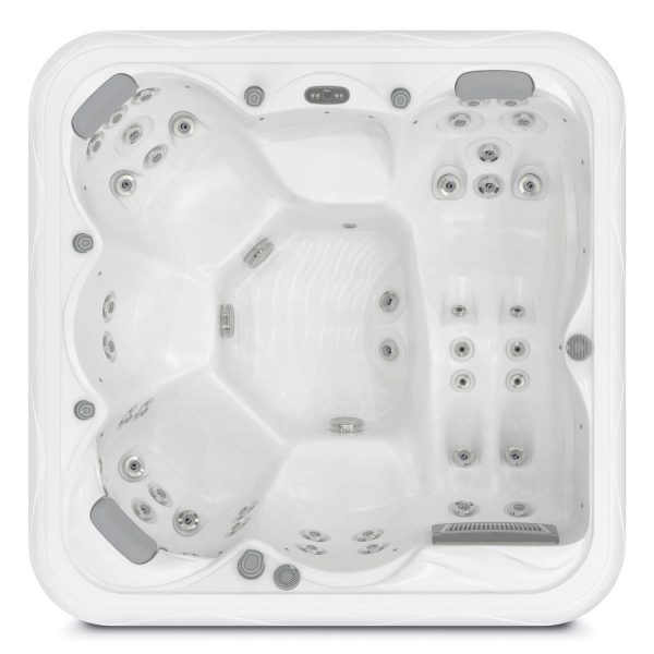 WELLIS_Classic_hot-tub-Venus-up-view_1500.jpg